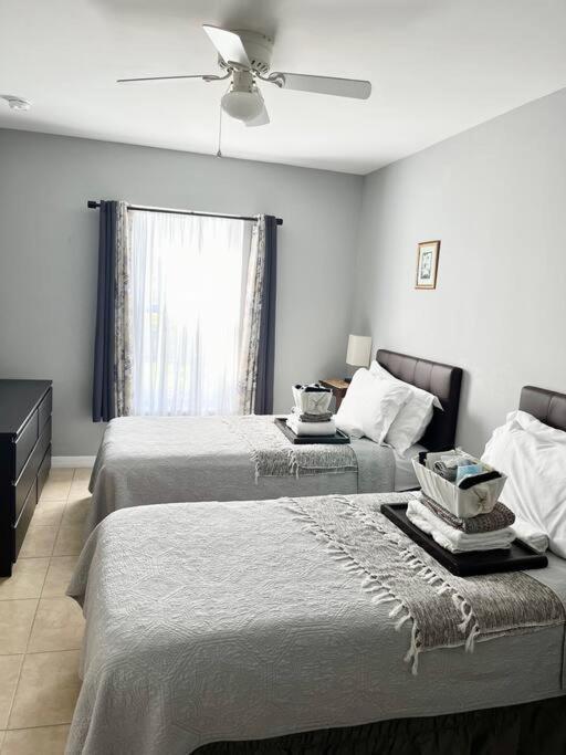 Debbie'S 3-Bedroom Apartment In A Duplex Кейп Корал Екстериор снимка