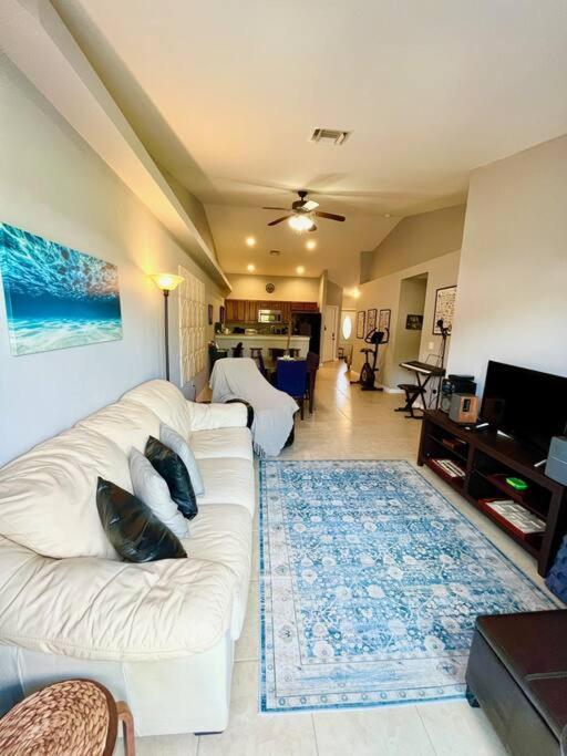 Debbie'S 3-Bedroom Apartment In A Duplex Кейп Корал Екстериор снимка